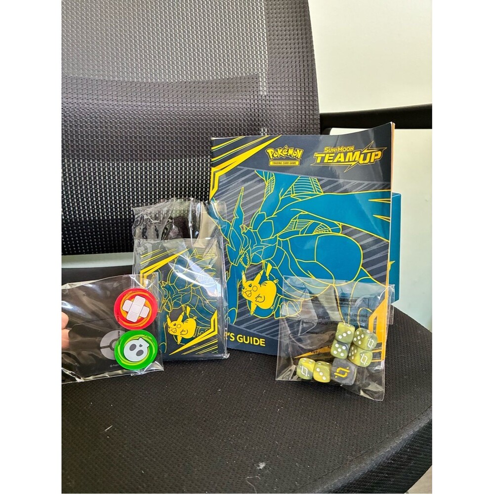 PokΓ©mon Sun & Moon Team Up Trainer Box Detective Pikachu Trading Cards Opened
